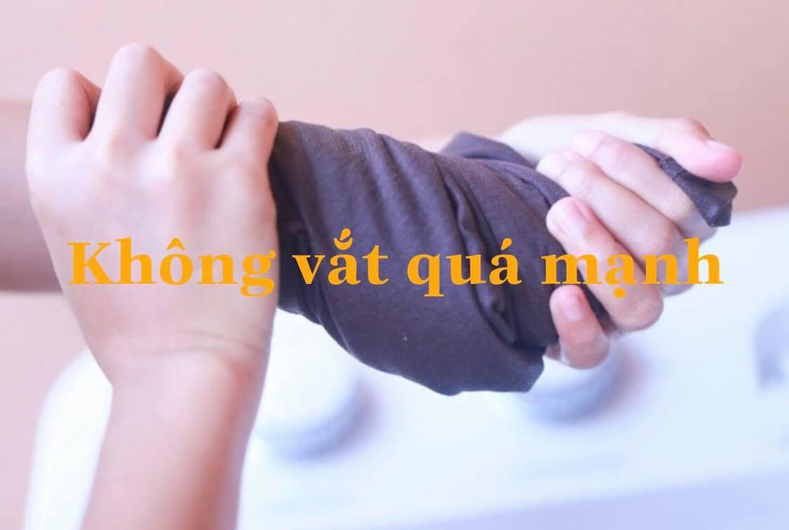 Bảo quản đồ lụa đúng cách_Mẹo hay để lụa bóng đẹp