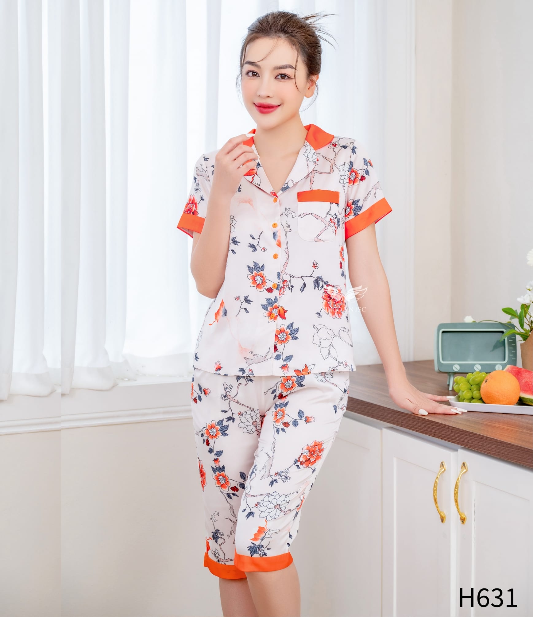 Đồ bộ pijama mặc nhà nữ lụa tay cộc quần lửng H631